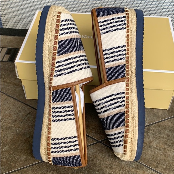 MICHAEL KORS MATHILDE ESPADRILLE CANVAS NAVY MULTI - Picture 6 of 16